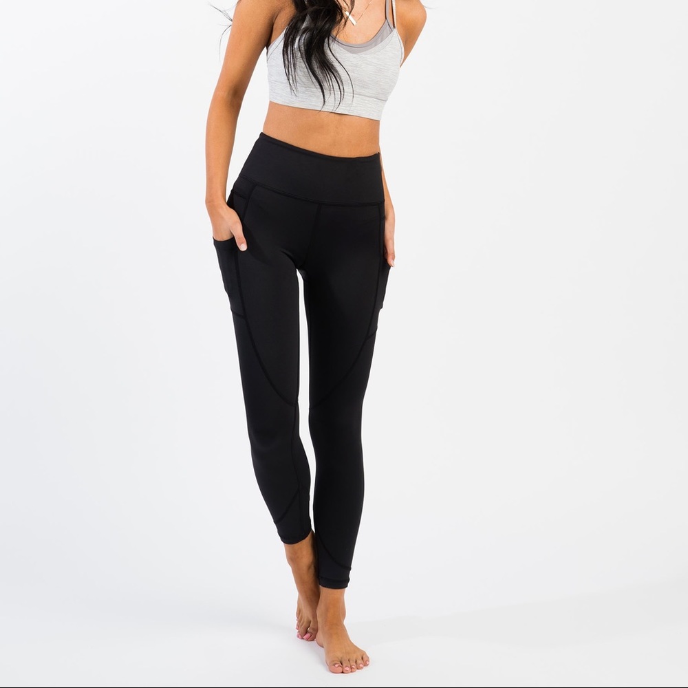 Black Pocket Light n Tight Hi-Rise 7/8 24" Size 4